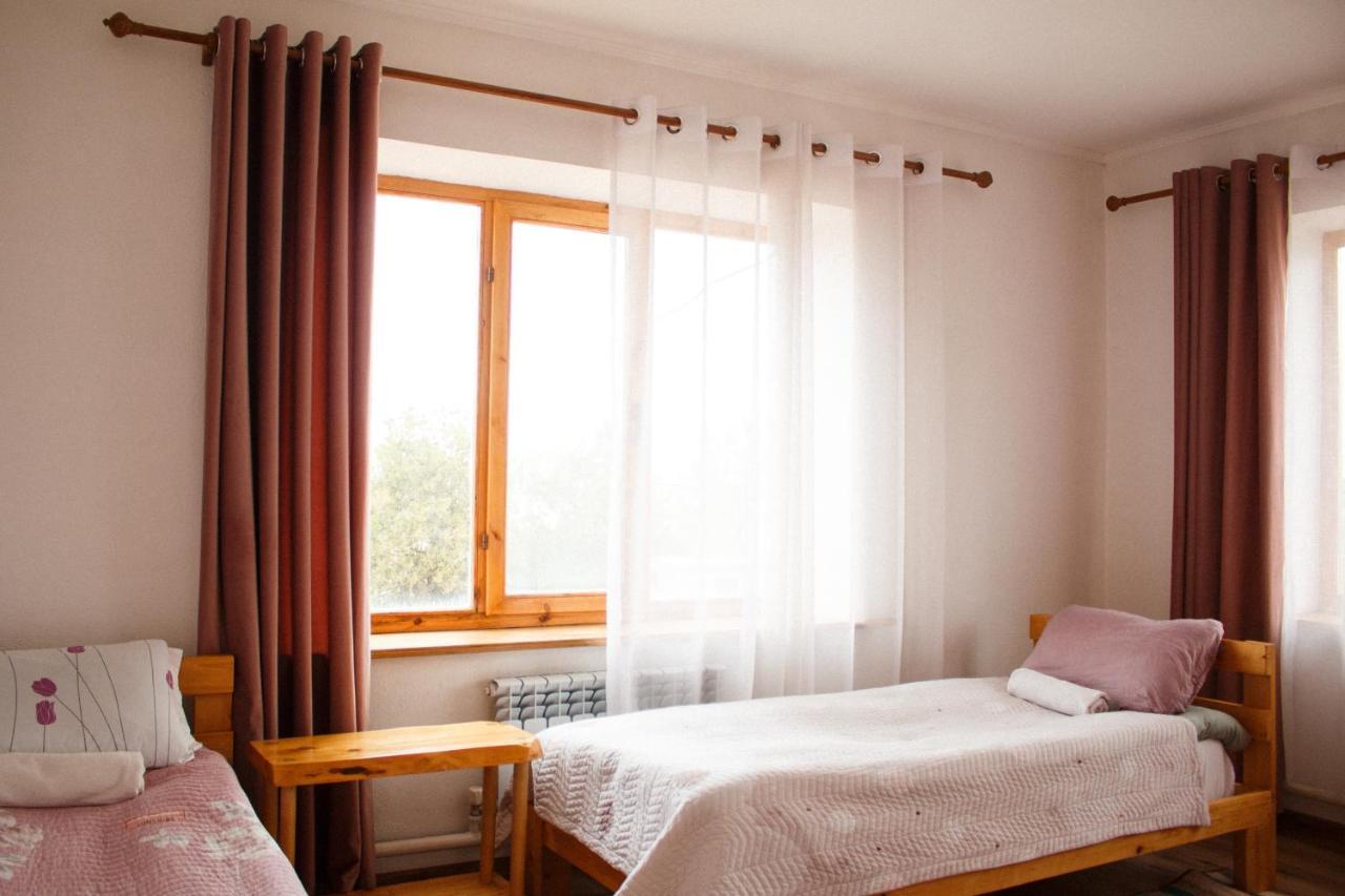Guest House Altyn Oimok Bokonbayevo Bagian luar foto
